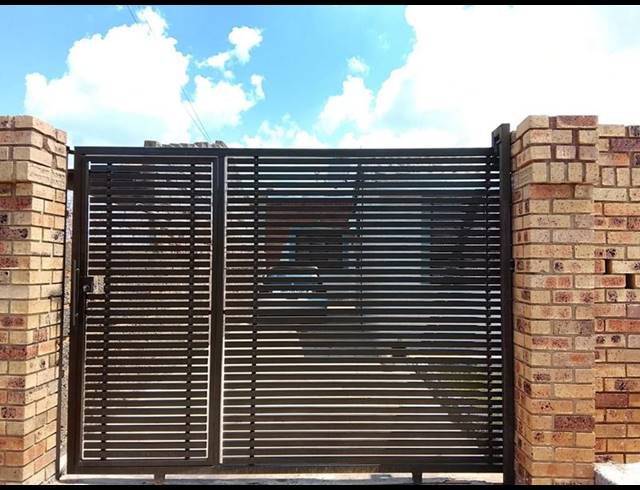 1 BEDROOM HOUSE FOR SALE IN MOLAPO